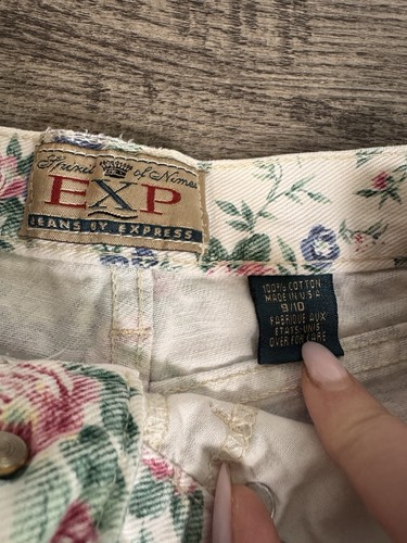 Vintage 1990’s Express Floral High waisted Mini Shorts Daisy Dukes SMALL Grunge - Picture 2 of 15