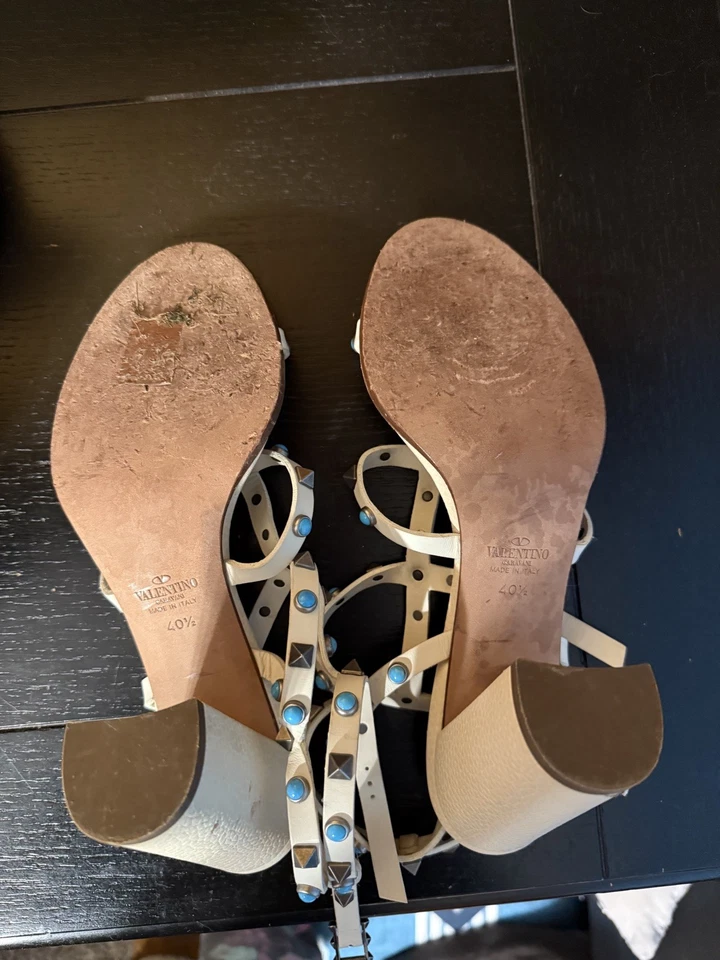 VALENTINO Rockstud Turquoise Block Heel in White Size 40.5 - Image 4 of 4