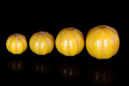 Set of 4 Rare Vintage Pumpkin Shape Bakelite Melon Czech Beads #C300, Antique