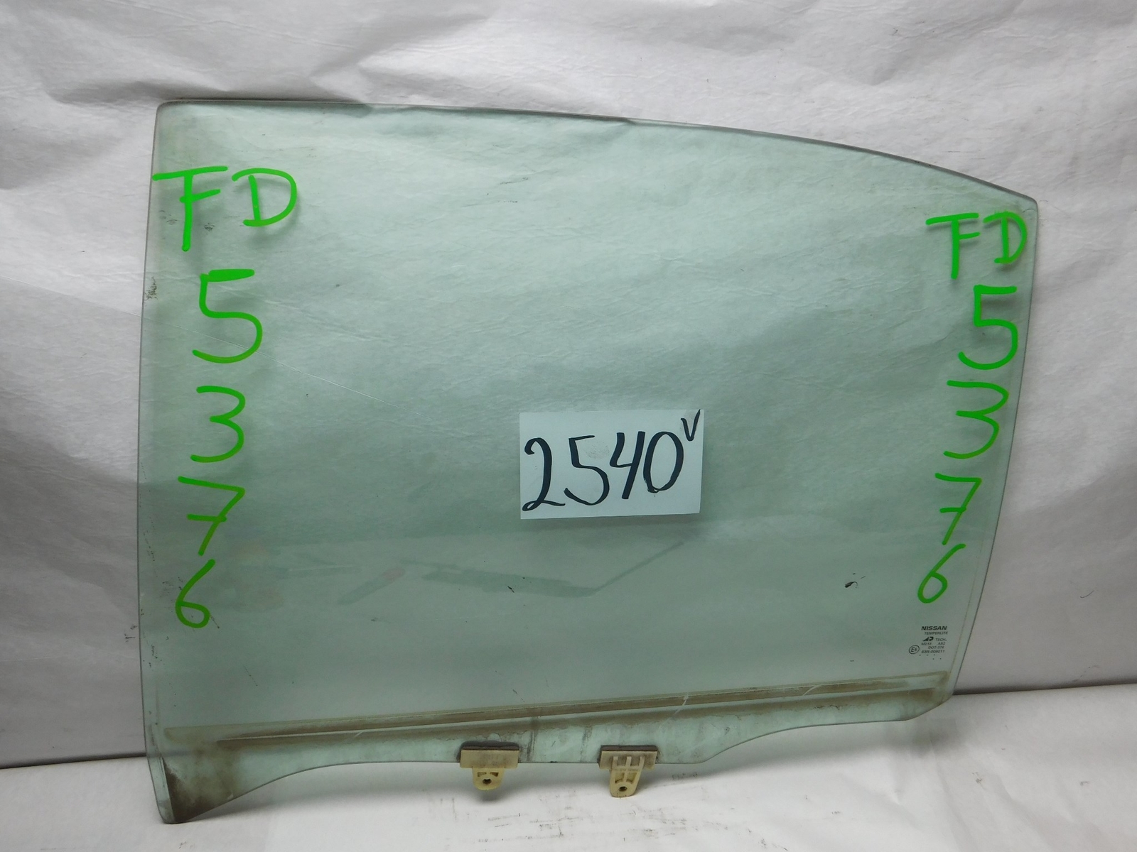 1995 - 1999 Nissan Maxima  REAR DRIVER Side Door Glass USED 2540V