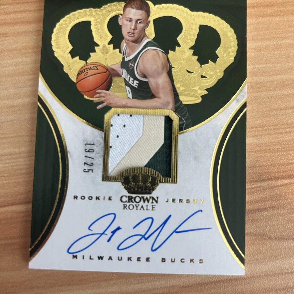 2018-19 Panini Crown Royale Donte Divincenzo Rookie Jersey Auto Patch /25 Bucks - Image 4 of 4