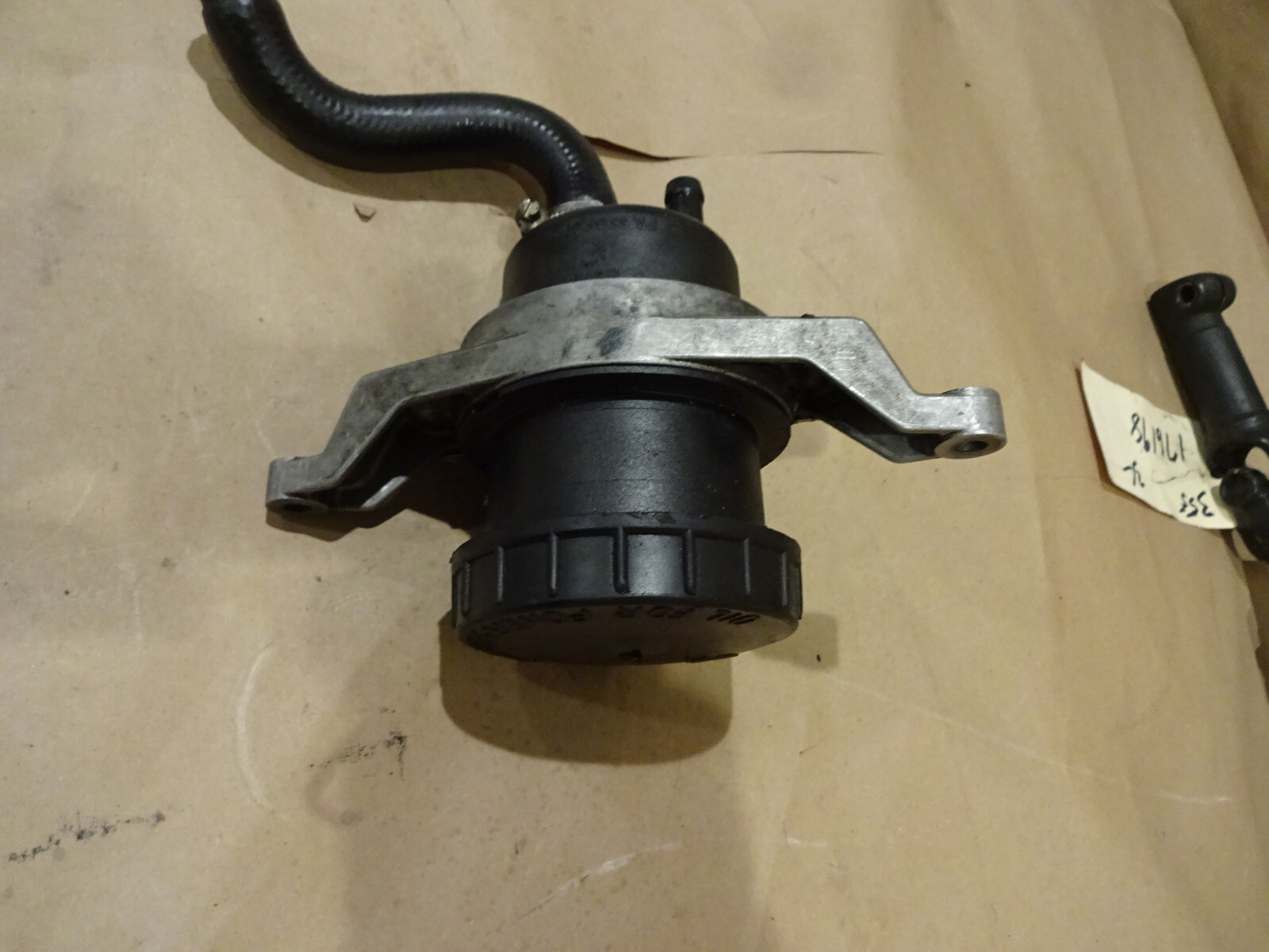 Ferrari  355 2.7 - Power Steering Pump Reservoir with Support # 161140