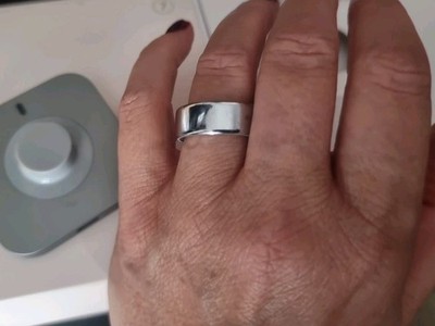Oura Ring Gen 4 - Silber, Größe 7 - inkl. Ladestation und OVP