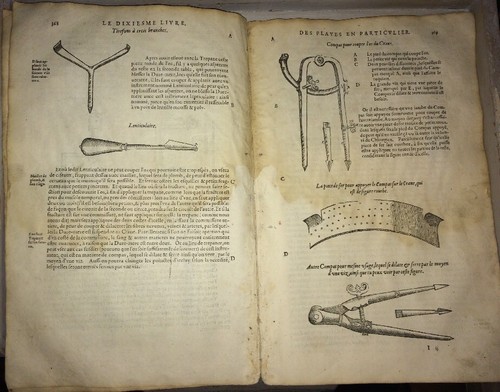 AMBROISE PARÉ. DES PLAYES ET DES PLAYES PAR HARQUEBUSES .XVIIéme. GRAVURES . - Picture 8 of 12