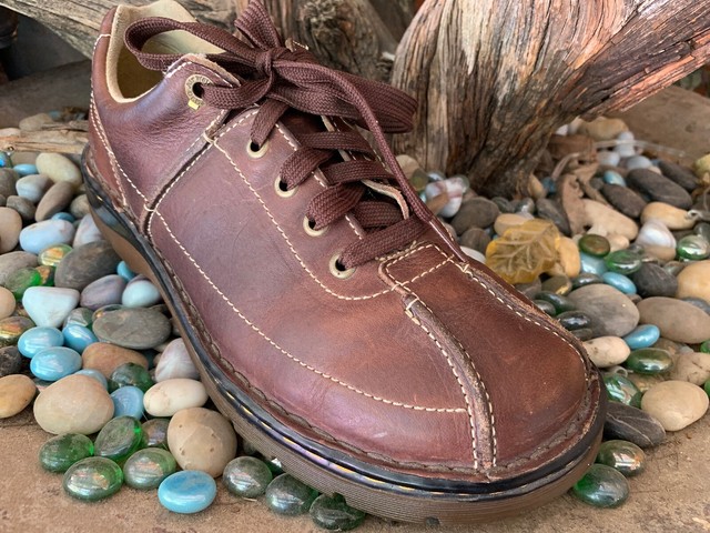 dr martens aw004 mens shoes