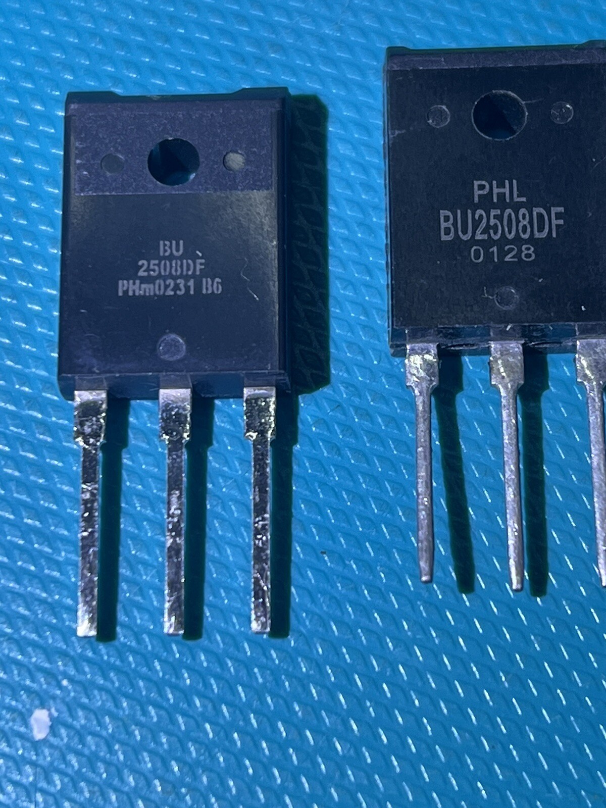2 Transistors Philips BF871 NPN - Vce 300V, Ic 50mA, Neufs, Pour électronique Et Réparation