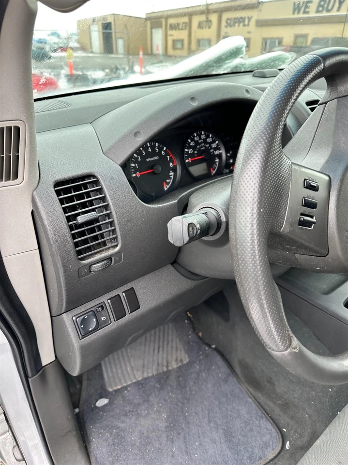 Used Rear Right Door Window Regulator Rear fits: 2007 Nissan Xterra 4.0L electri - Image 4 of 4