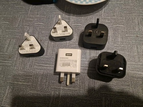 5 x verschiedene Steckerladegeräte GRATIS P+P
