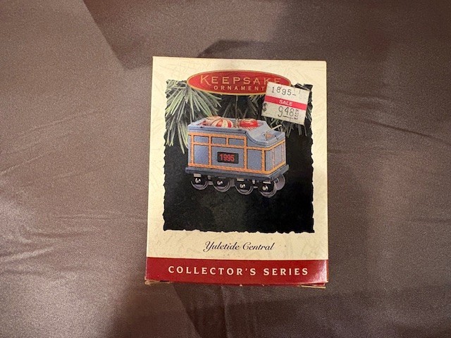 Hallmark Keepsake 1995 Yuletide Central Candy Tender Car Christmas Ornament 2.5"