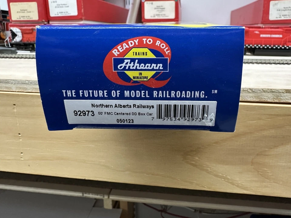 Athearn RTR Northern Alberta RailwayS 50’ FMC Centered DD Boxcar #050123 NOS - Image 2 of 2