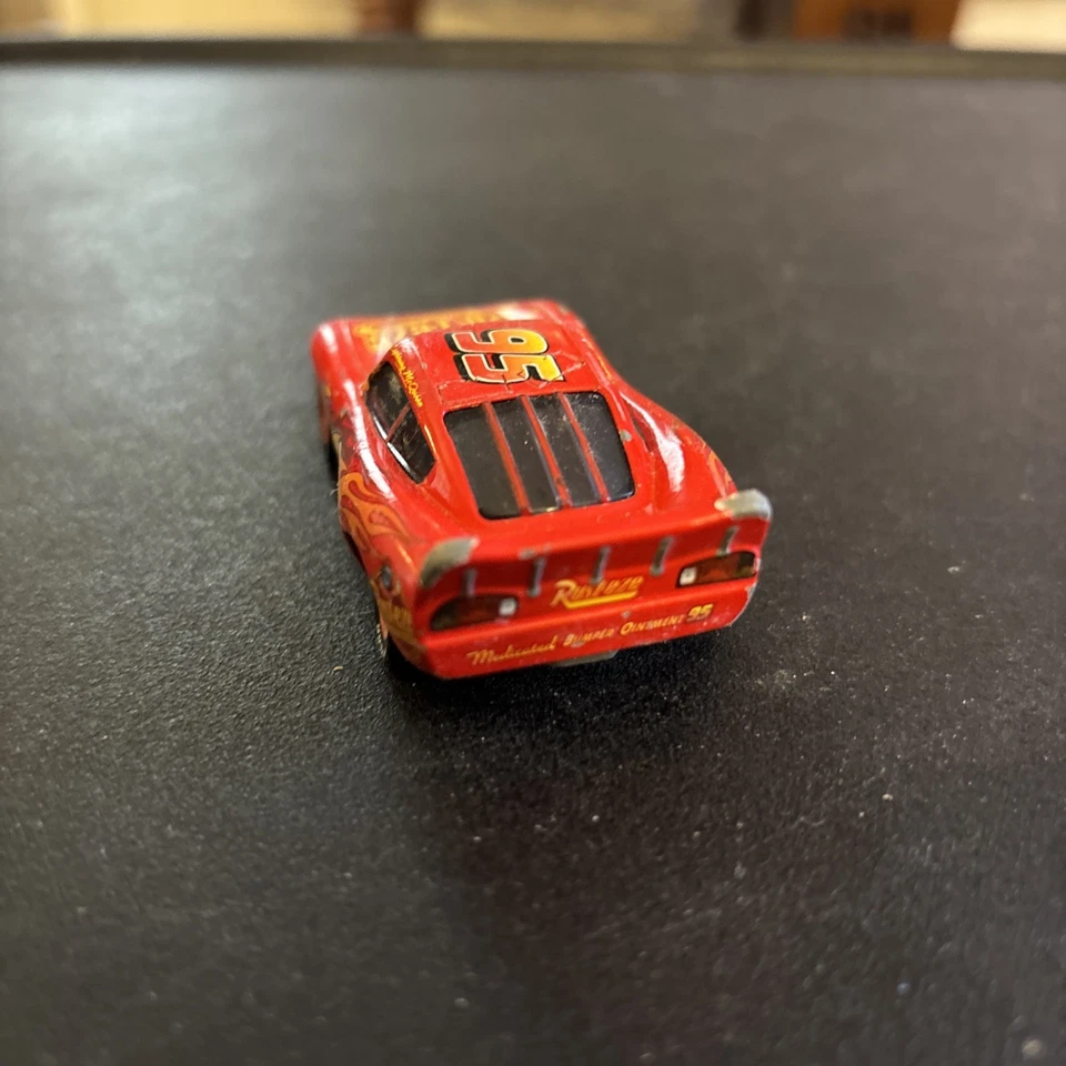 Coche diecast Pixar Cars Disney Lightning McQueen 1:55. B21#3 Foto 4 de 4