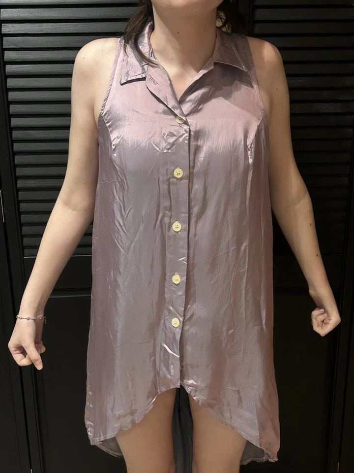 Top vintage (años 80) Contempo Casuals SS Hi-Lo satinado lila con plisado en la parte posterior Foto 2 de 4