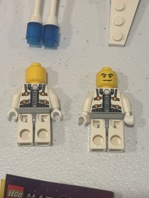 Lego 5619 Mars Mission CRYSTAL HAWK & 5616 W/ Minifigures & Manual