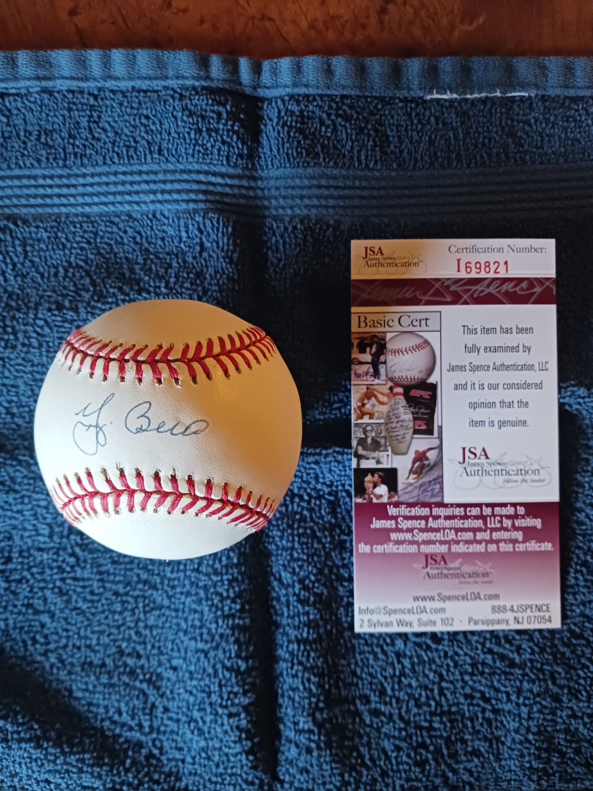 Yogi Berra Autographed Signed baseball jsa authenticated 