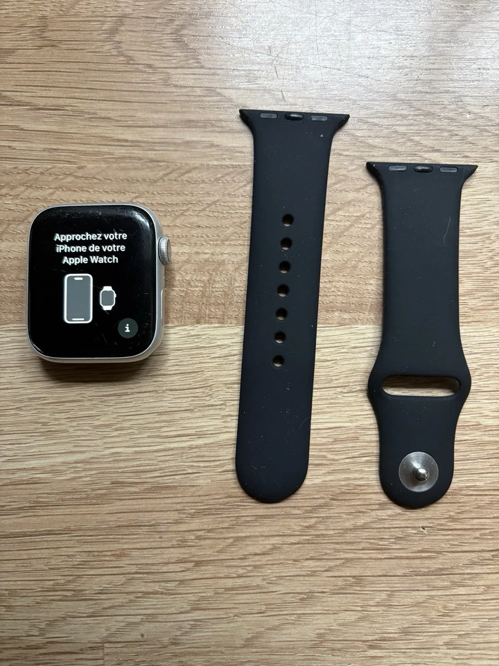 Apple Watch Series 4 44mm Aluminiumgehäuse-Silber mit Armband in Schwarz... - Bild 3 von 4