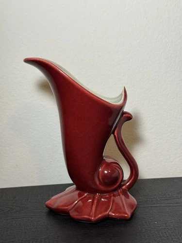 Vintage Red Wing Red Pottery #1350 Cornucopia Vase 1940s Made in USA NICE! 7.5”