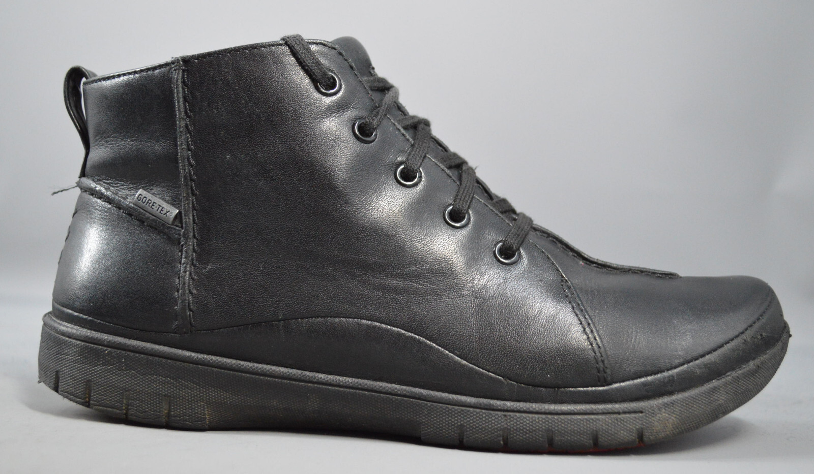 Ladies Black Clarks Unstructured Leather GoreTex Ankle Boots Size UK