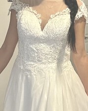 Size 8, Gorgeous V-Neck Wedding Dress, W/Beautiful Lace appliqu s, Front Slit
