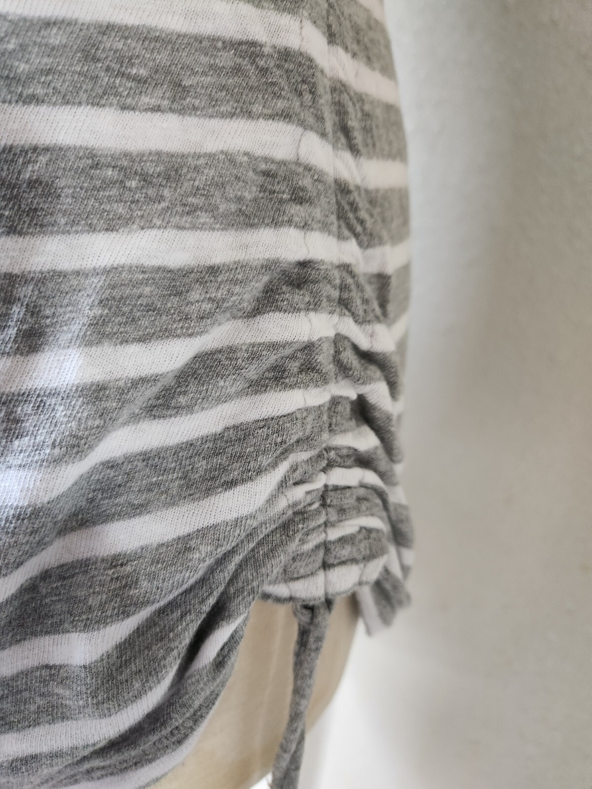 Michael Kors Sleeveless Striped Blouse Gray White Womens Medium thumbnail 4