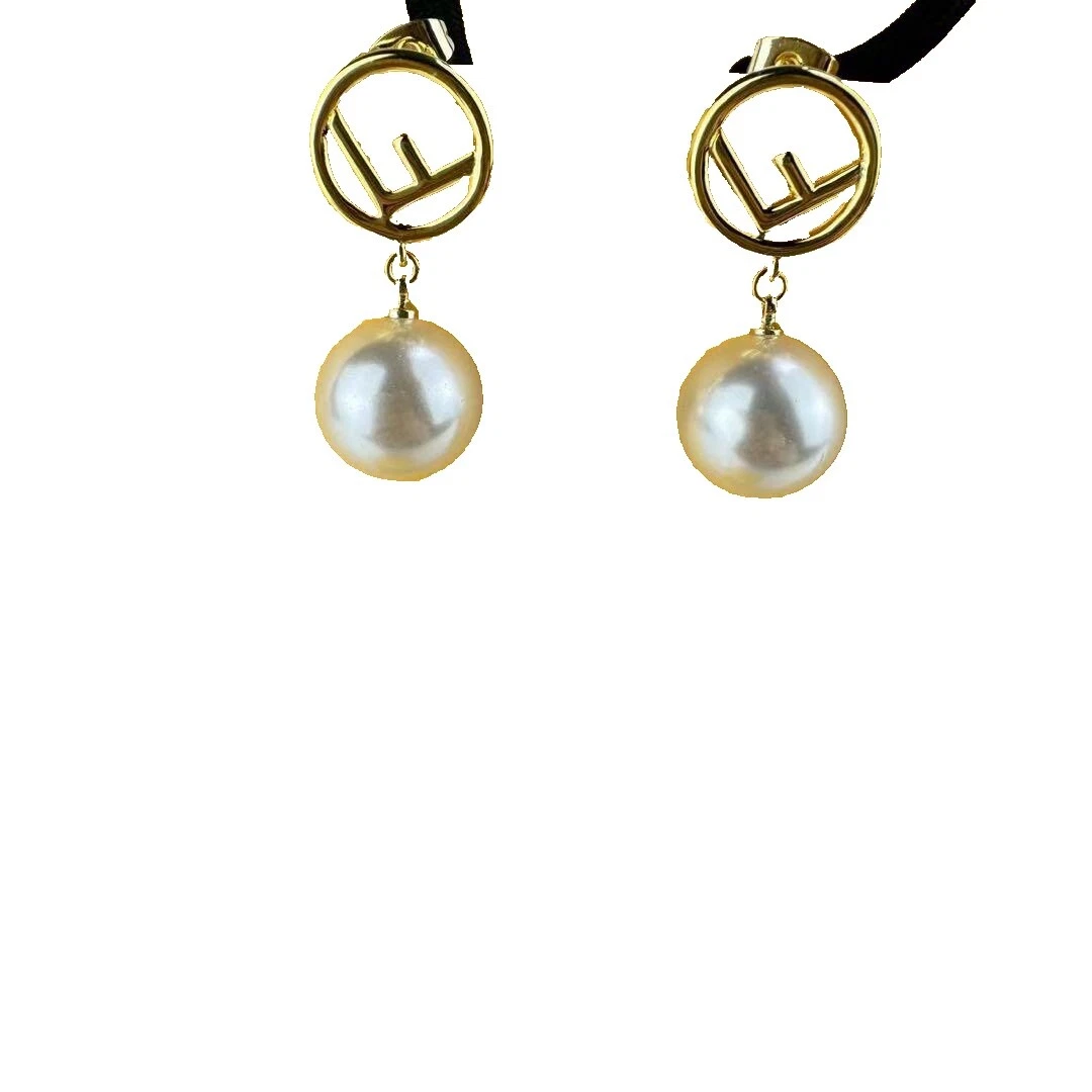 Fendi 白色太阳镜和太阳镜配件适用于女性