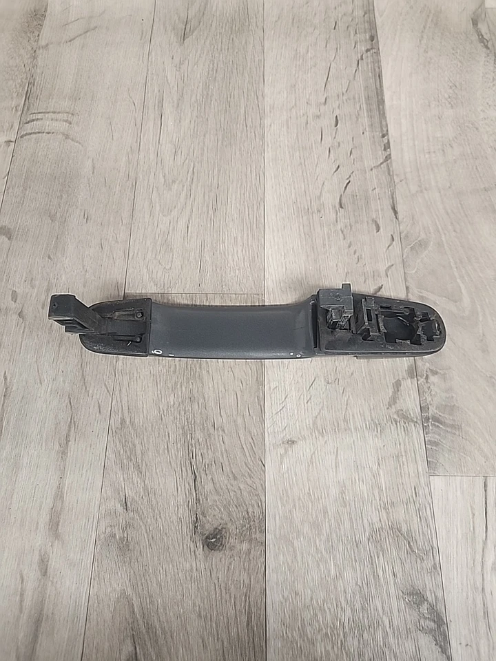 Manija de puerta exterior pasajero lado derecho Pontiac G6 carrocería gris color Foto 4 de 4