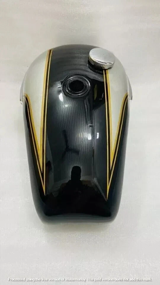 Triumph T140 Silver & Black Painted Steel Fuel Petrol Tank With Cap + Badges - Imagem 3 de 4