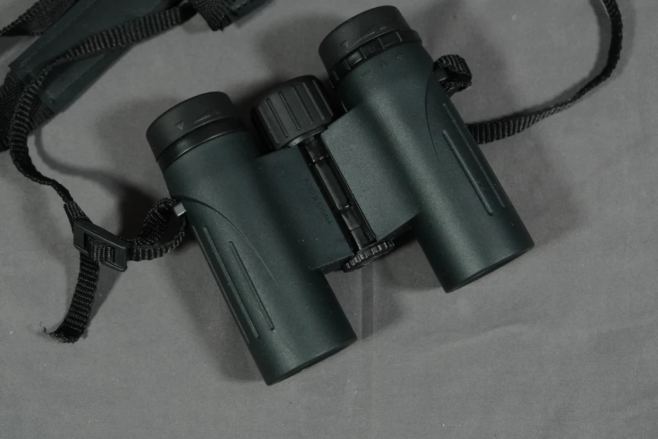 Binoculares Alpen BAK4 PRISM impermeables 10x25 sin cubierta Foto 2 de 4