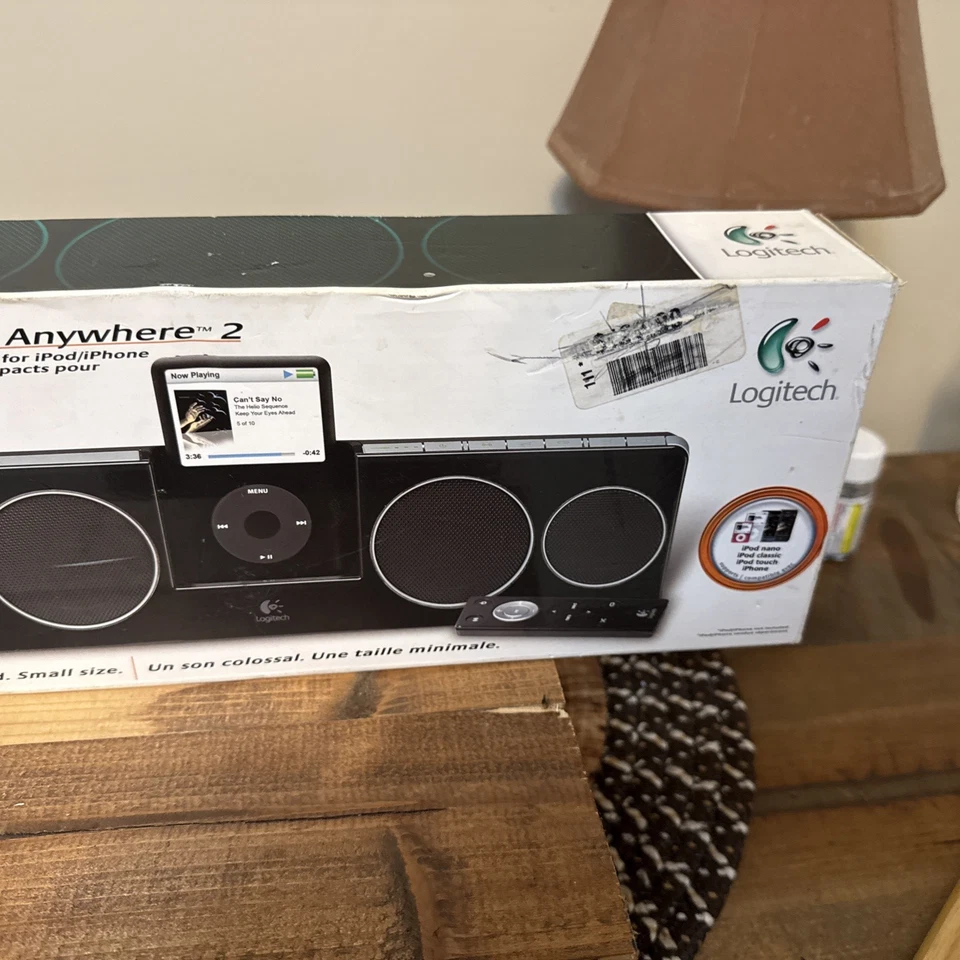 Altavoz estéreo Logitech Pure-Fi Anywhere 2 negro para Apple iPod y iPhone Foto 4 de 4