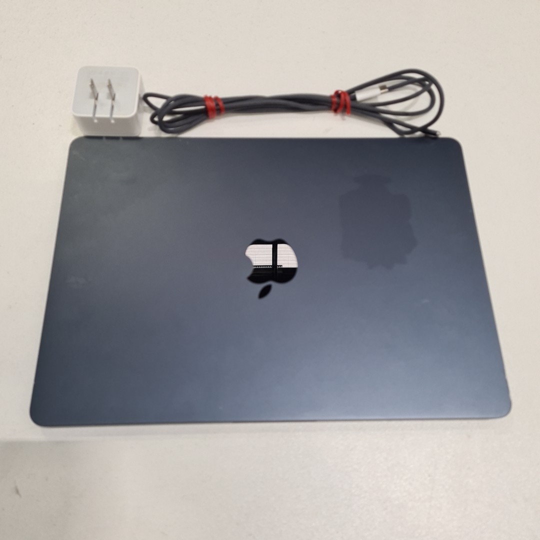 Apple MacBook Air 2022 13.6" M2 8GB/512GB SSD 97%BH - Midnight *GOOD*(FREE SHIP)
