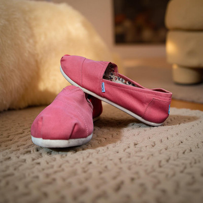GUC TOMS Classic Alpargata Flats in Spiced Coral Shoes Womans Size 12