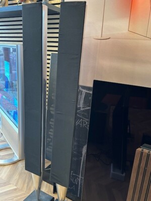 BANG & Olufsen Aktiv-Lautsprecher BeoLab 8000 Paar vom B & O Reseller