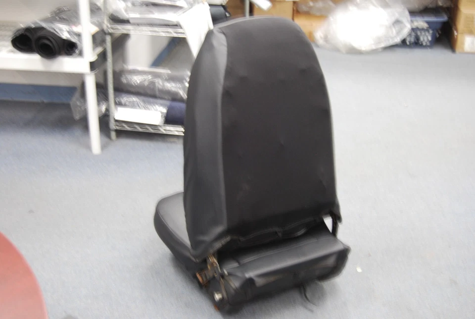 PARA PONTIAC TRANS AM FIREBIRD 76-78 S.CUERO PERSONALIZADO 2 FUNDA ASIENTO DELANTERO 13 COLORES Foto 3 de 4