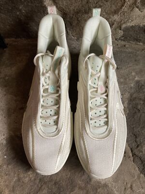 Nike Cosmic Unity 2 Coconut Milk Basketball Shoes DH1537-100  display picture 1