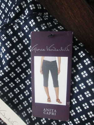 Gloria Vanderbilt Khaki Unltd Check Capri Stretch Tummy Panel Midnight White 18
