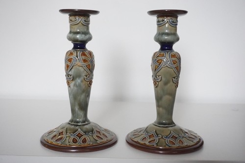 Pair Royal Doulton Lambeth Candlesticks - Art Nouveau - Louisa Wakely - c.1905 - Picture 8 of 12