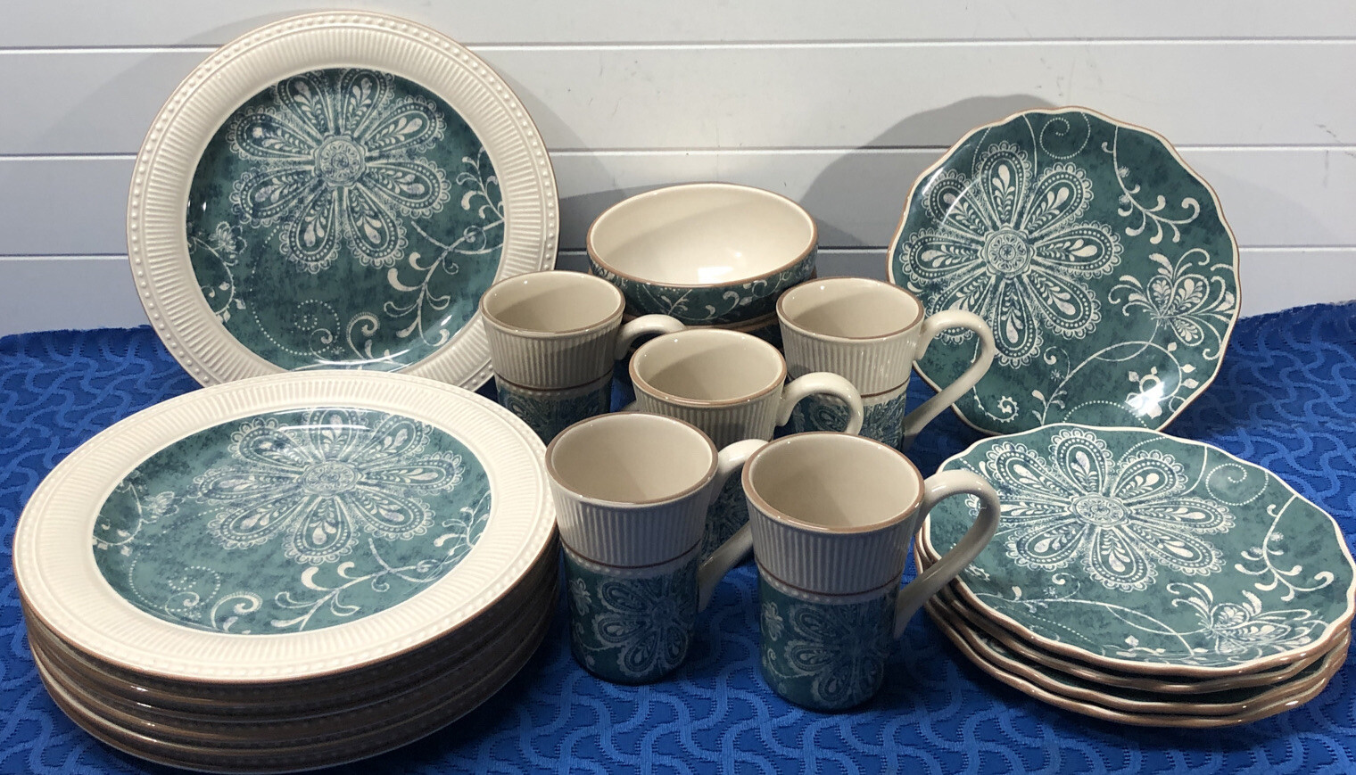 20 Piece Set Marrakesh by Baum Brothers Dinnerware Set Blue Floral