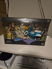 Marvel Legends The Unbeatable SQUIRREL GIRL on Scooter Deluxe Figure E8600