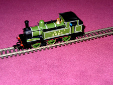Bachmann  0-6-0T J72 Class Tank Locomotive 8680 OO Gauge  Apple Green. VGC