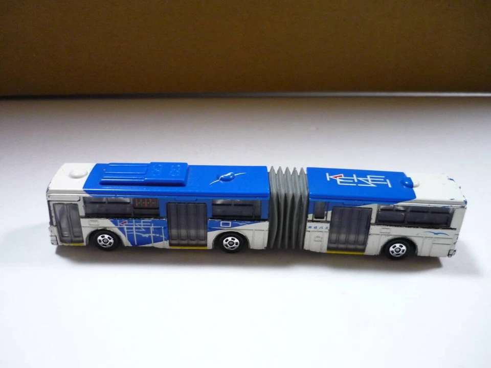 [ 00] Minicar 1/120 Keisei Articulated Bus (White x Blue) 2008 "Tomica No. 134" - Image 2 of 4
