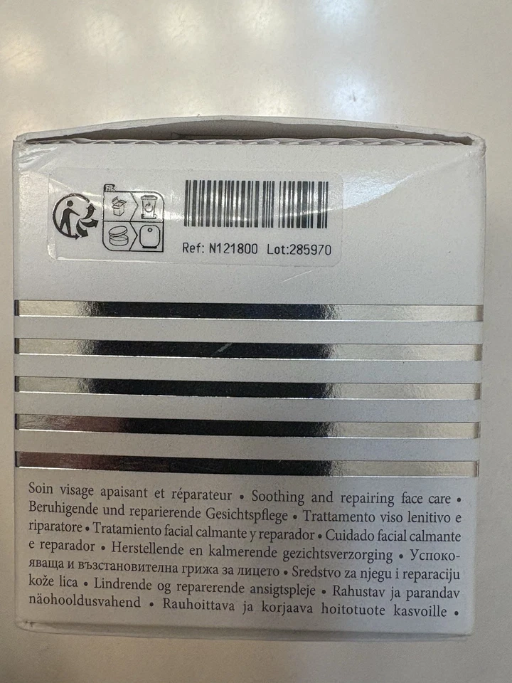 Crema facial restauradora con manteca de karité Sisley 1,6 oz 50 ml - m Foto 4 de 4