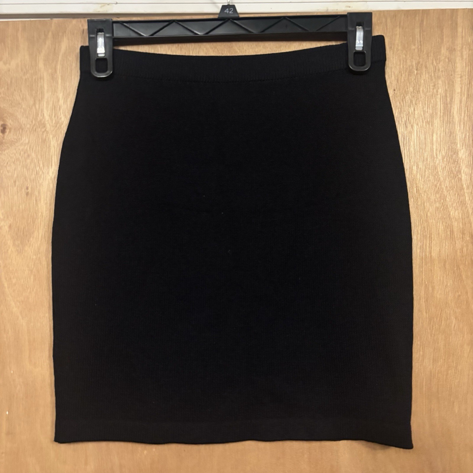 St John Basics Black Knit Pull On Pencil Skirt Women Size 2 USA Career
