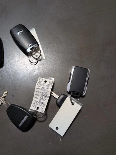LOT 12 Used Key Fobs, Chrysler Jeep Kia Gmc Nissan Chevy image 7