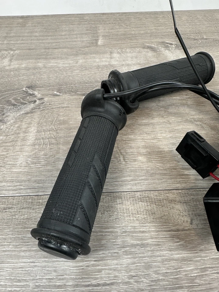 Harley Davidsion Heated Hand Grip Left Right Set - Image 3 of 4