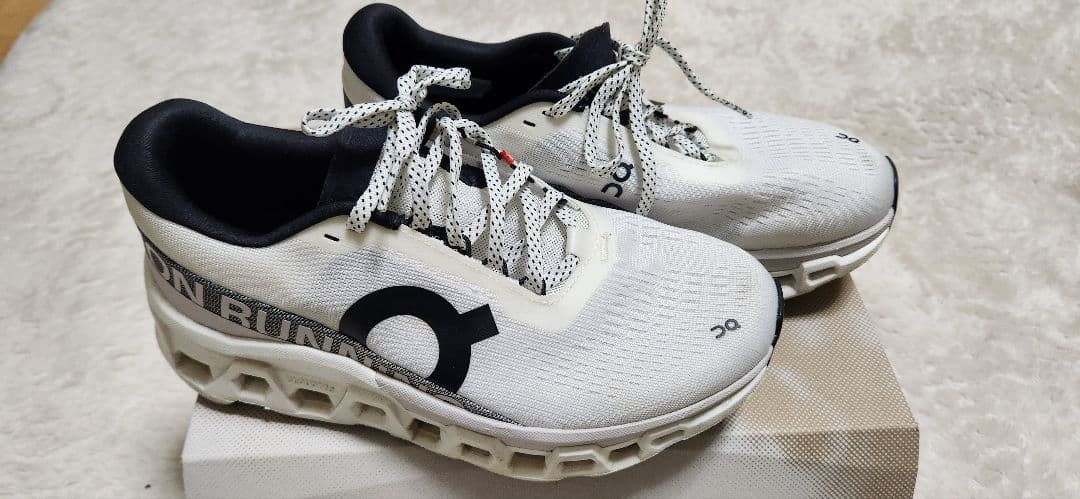 On Cloudstratus White Men's Sneakers 25cm, Excellent Condition, No Box image 4