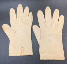 Vintage Women's Gloves Off White 7"