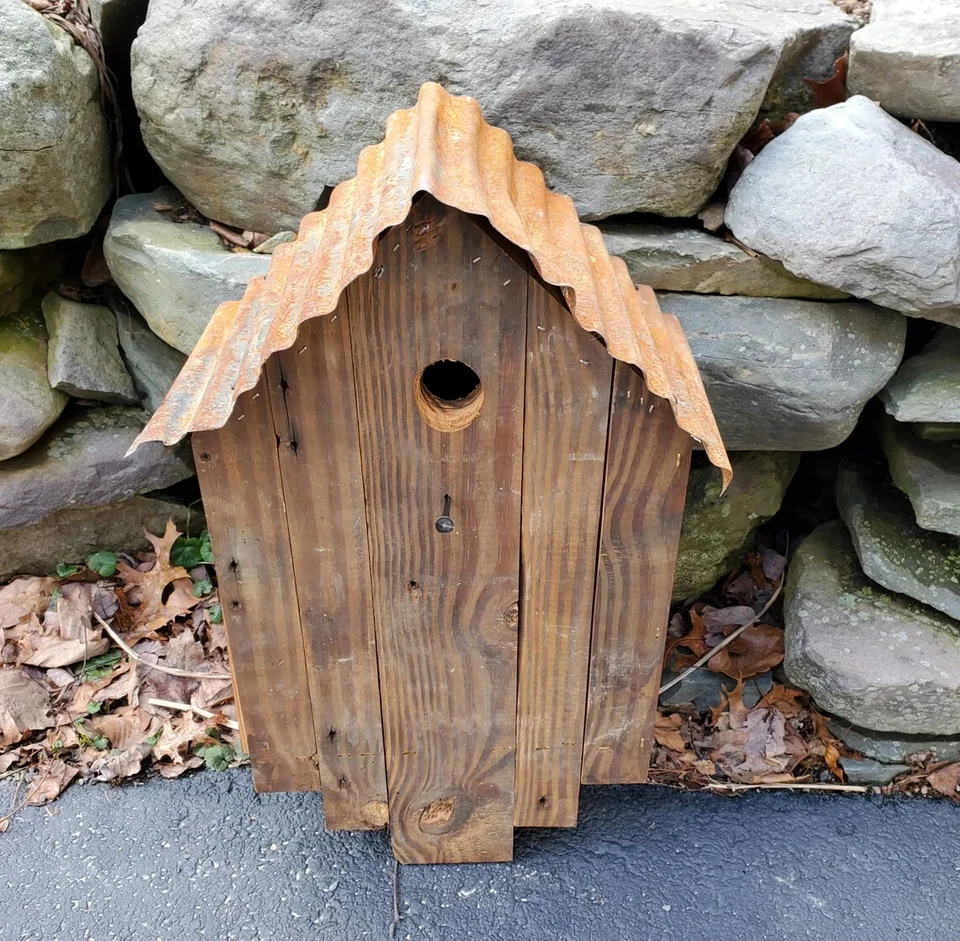 Gran pajarera rústica con marco en A para colgar en la pared de madera de granero para decoración del hogar y el jardín Foto 3 de 4