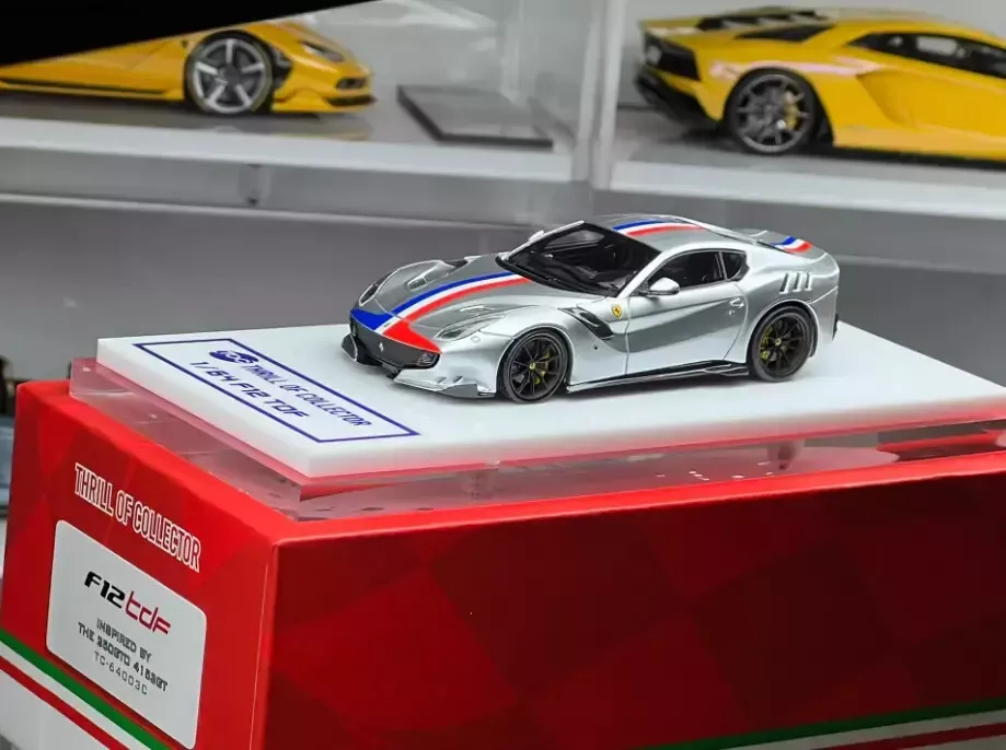 1/64 TOC X FuelMe フェラーリ ラフェラーリ ティファニーブルー
