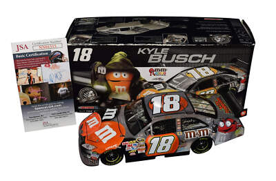 ミニカー AUTOGRAPHED 2008 KYLE BUSCH #18 M&M'S AUTOGRAPHED 2008 Kyle Busch #18 M&M's Racing HALLOWEEN CAR (Toyota