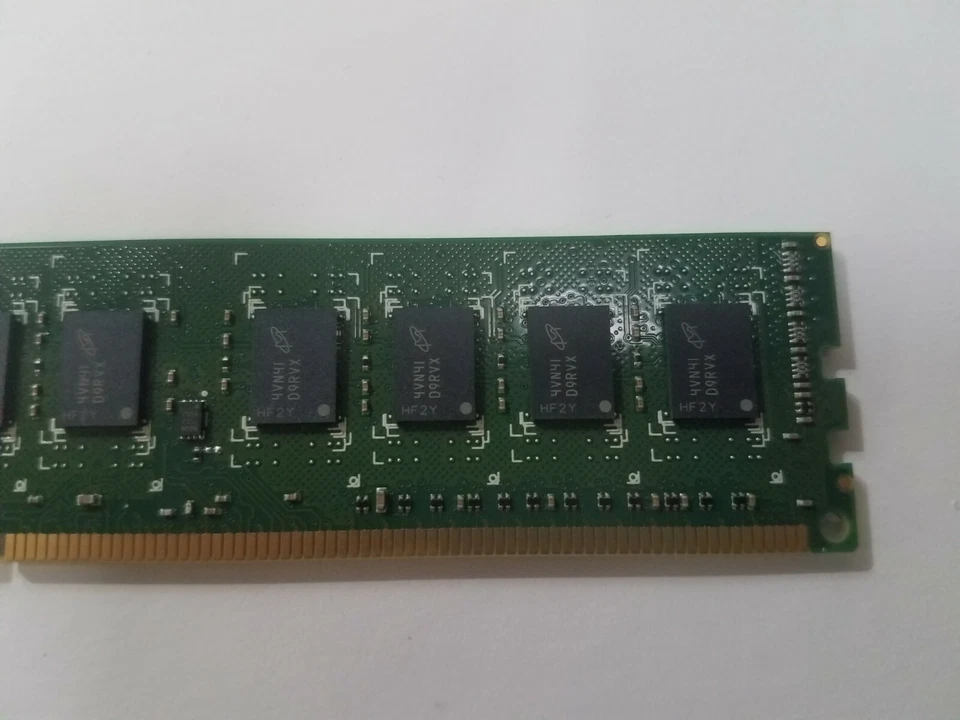 Super Talent DDR3-1600 8GB/512Mx8 ECC CL11 Micron Chip Server Memory - Image 3 of 3