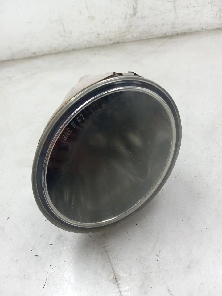 01-07 TOYOTA SEQUOIA LIMITED DRIVER SIDE FRONT FOG LIGHT  — 第 2/4 张图片